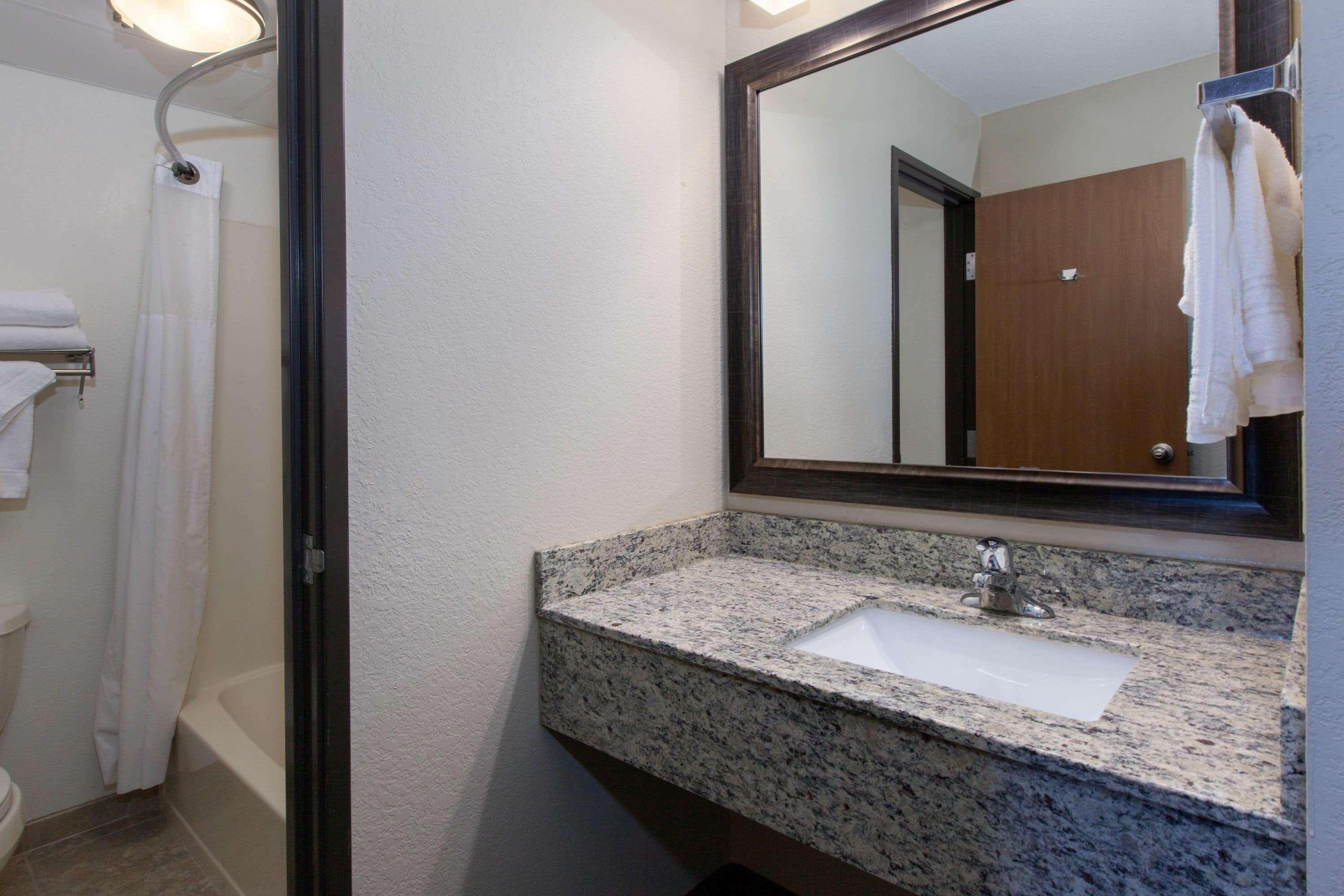 Americinn By Wyndham Iron River מראה חיצוני תמונה