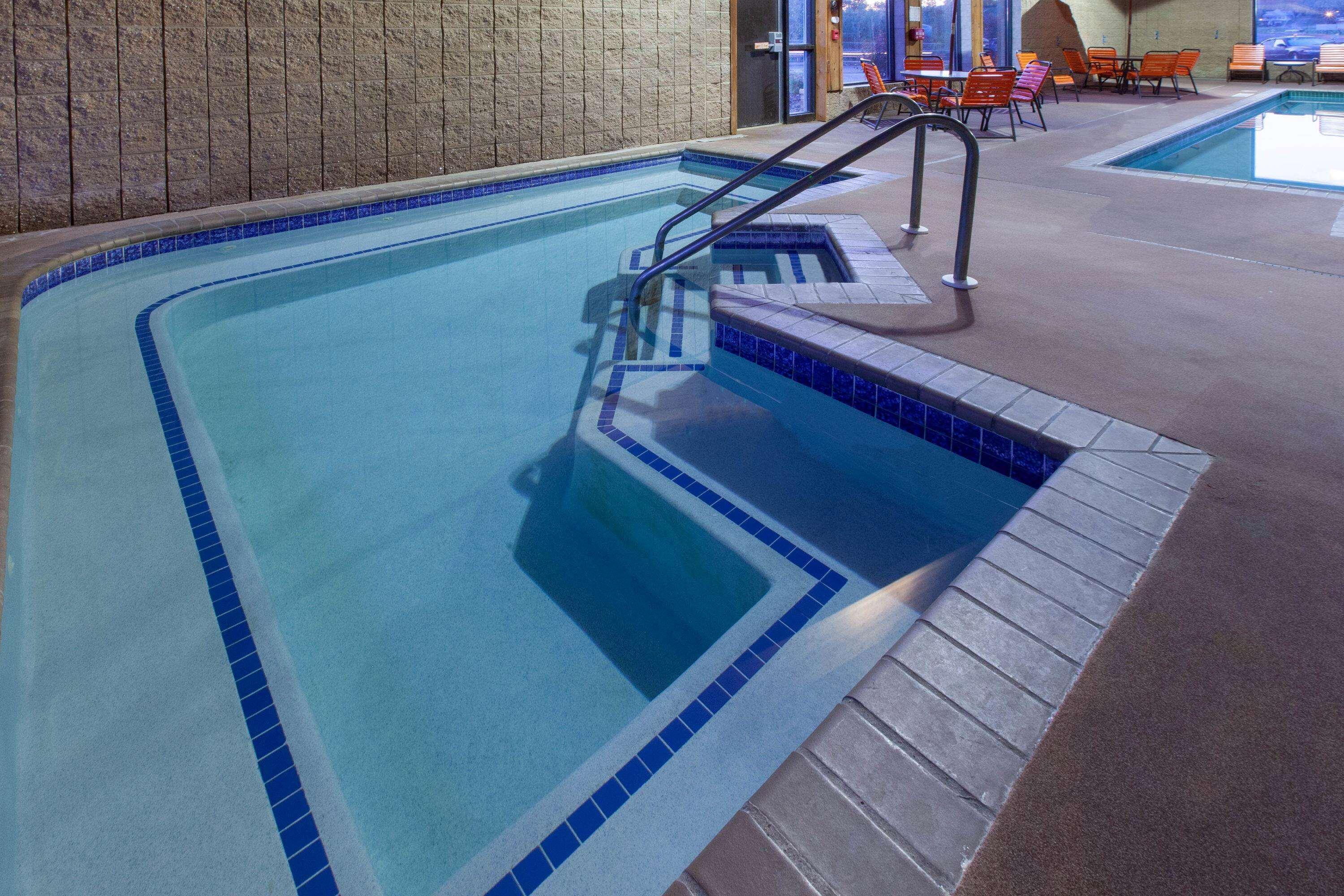 Americinn By Wyndham Iron River מראה חיצוני תמונה